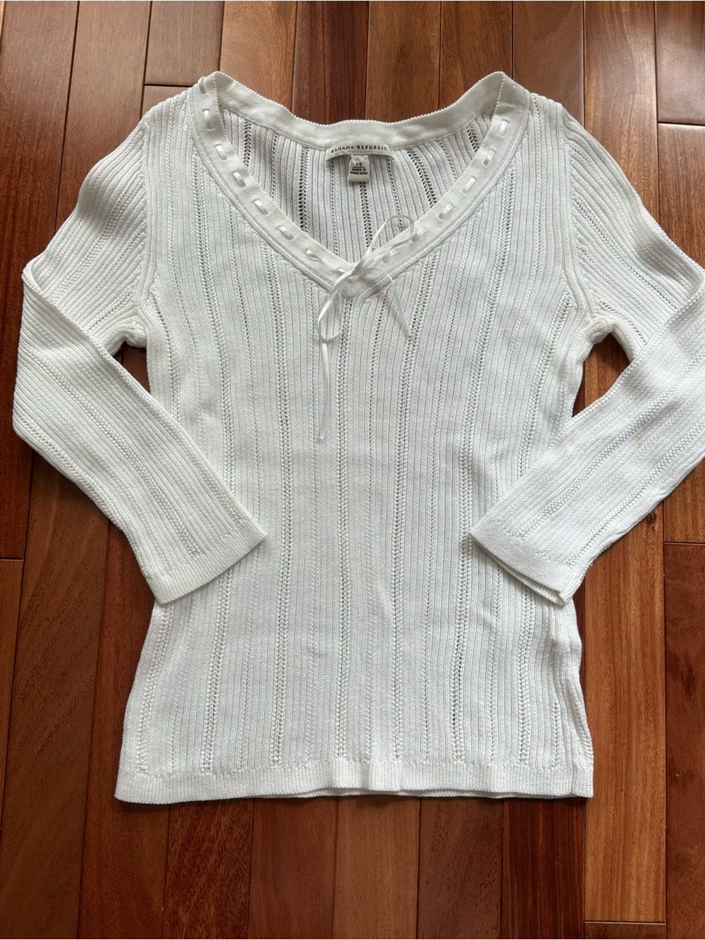 Banana Republic White Ribbed V-Neck Knit Top